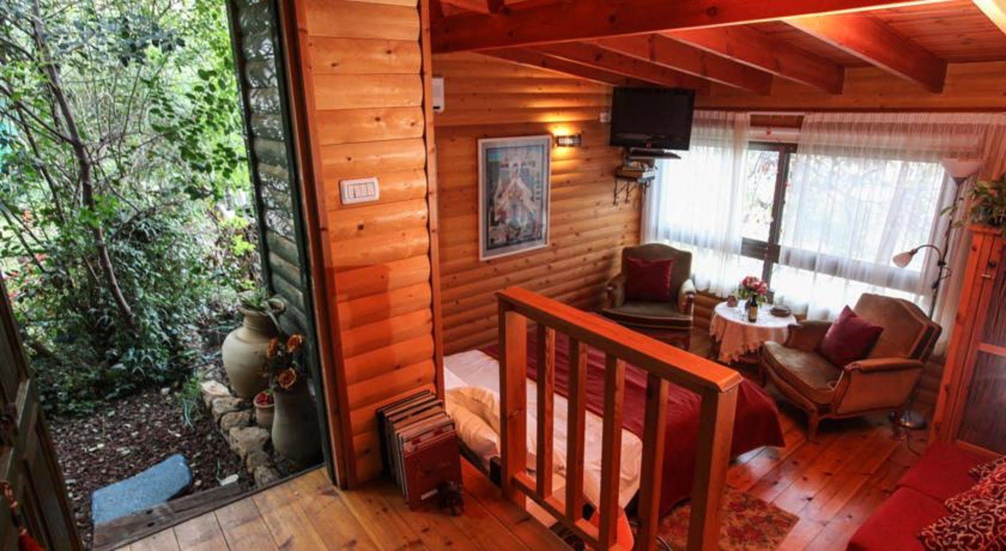 Havaya Ba Nof Lodge Rosh Pinna Eksteriør billede